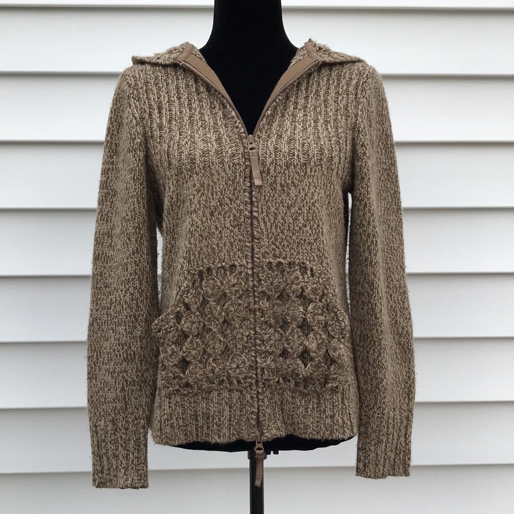 Women’s Cabela’s zip up sweater